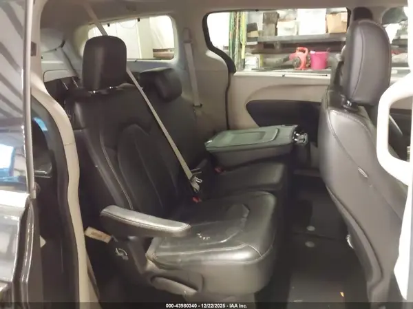 2C4RC1BG3JR253870 2018 CHRYSLER PACIFICA - Image 8