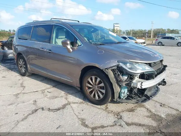 2C4RC1BG3JR262102 2018 CHRYSLER PACIFICA - Image 1