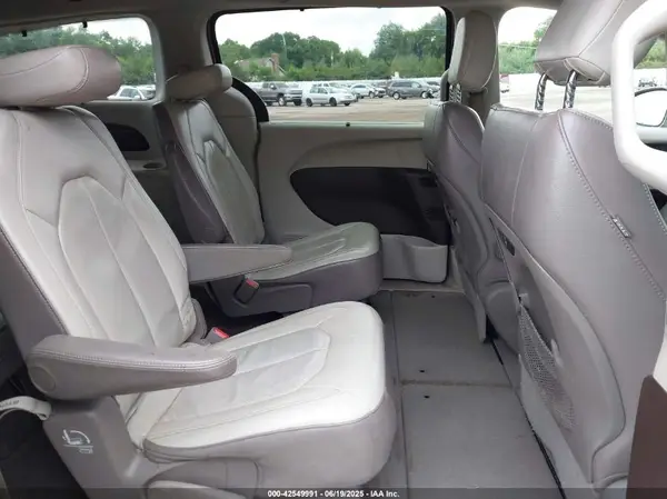 2C4RC1BG3JR269888 2018 CHRYSLER PACIFICA - Image 8