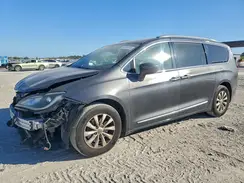 2C4RC1BG3JR272855 2018 CHRYSLER PACIFICA