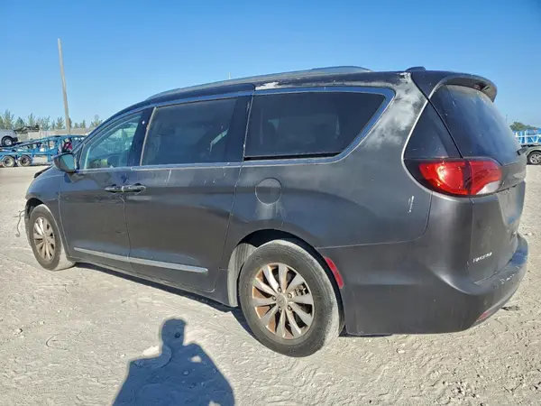 2C4RC1BG3JR272855 2018 CHRYSLER PACIFICA - Image 2