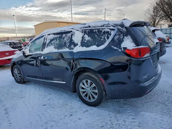 2C4RC1BG3JR280356 2018 CHRYSLER PACIFICA - Image 2