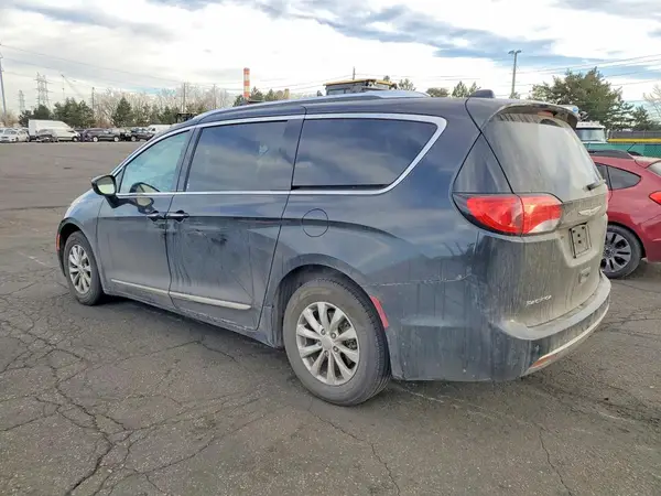 2C4RC1BG3JR294693 2018 CHRYSLER PACIFICA - Image 2