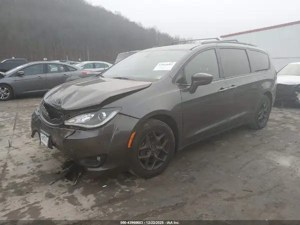 2C4RC1BG3JR306406 2018 CHRYSLER PACIFICA - Image 2