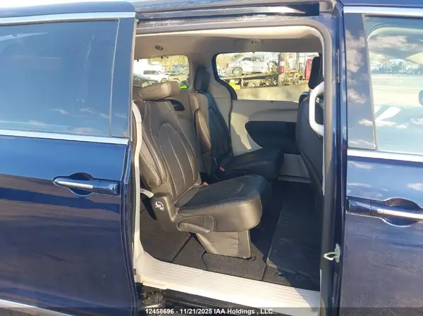 2C4RC1BG3JR306566 2018 CHRYSLER PACIFICA - Image 8