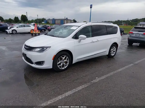 2C4RC1BG3JR312108 2018 CHRYSLER PACIFICA - Image 2