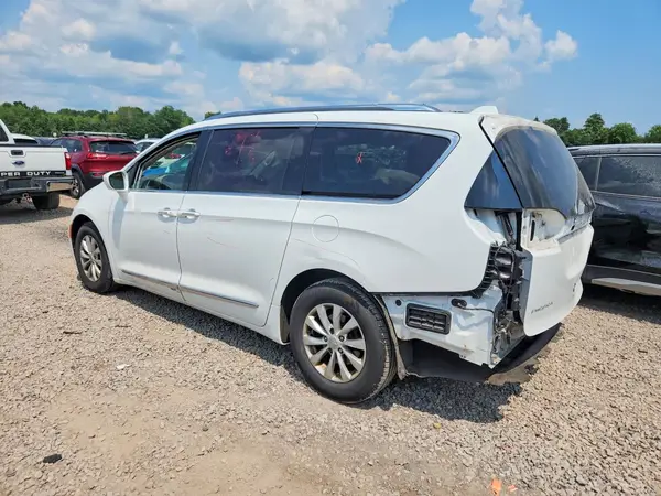 2C4RC1BG3JR317759 2018 CHRYSLER PACIFICA - Image 2