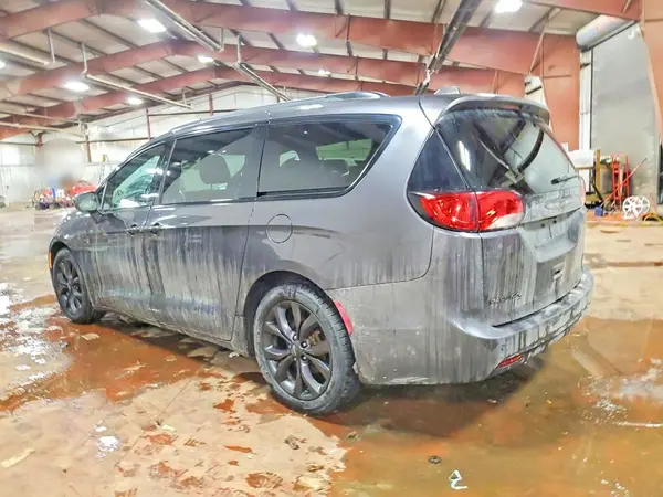 2C4RC1BG3JR322315 2018 CHRYSLER PACIFICA - Image 2