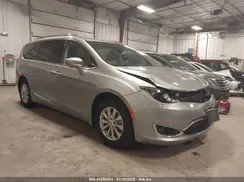 2C4RC1BG3JR330401 2018 CHRYSLER PACIFICA