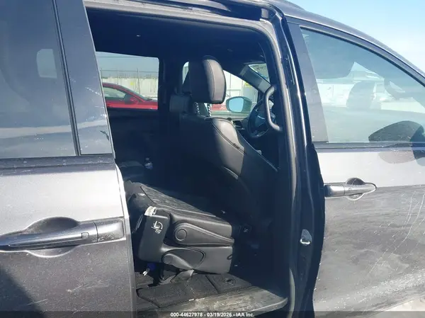 2C4RC1BG3JR332777 2018 CHRYSLER PACIFICA - Image 8