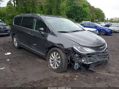 2C4RC1BG3KR523732 2019 CHRYSLER PACIFICA