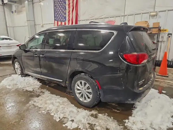 2C4RC1BG3KR537632 2019 CHRYSLER PACIFICA - Image 2