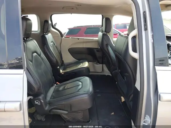 2C4RC1BG3KR554754 2019 CHRYSLER PACIFICA - Image 8