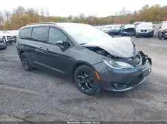 2C4RC1BG3KR560649 2019 CHRYSLER PACIFICA