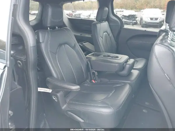 2C4RC1BG3KR560649 2019 CHRYSLER PACIFICA - Image 8