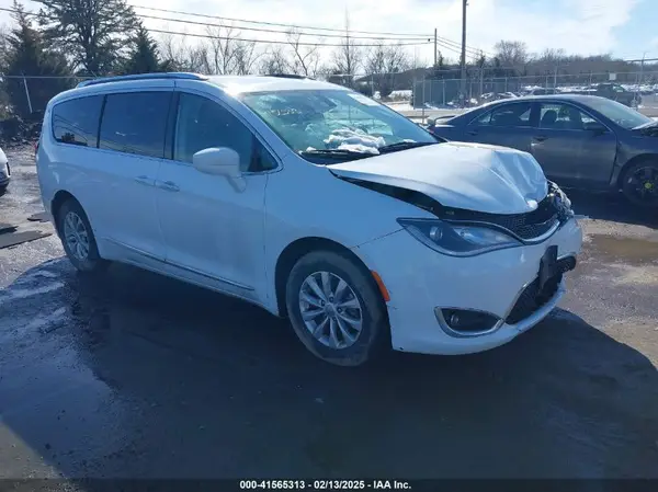 2C4RC1BG3KR561168 2019 CHRYSLER PACIFICA - Image 1