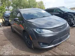 2C4RC1BG3KR569657 2019 CHRYSLER PACIFICA