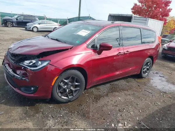 2C4RC1BG3KR570095 2019 CHRYSLER PACIFICA - Image 2