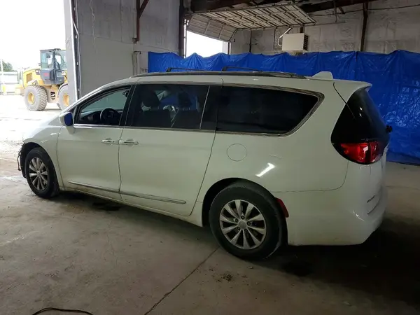 2C4RC1BG3KR582974 2019 CHRYSLER PACIFICA - Image 2