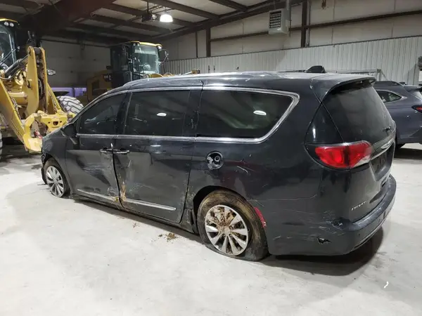 2C4RC1BG3KR583025 2019 CHRYSLER PACIFICA - Image 2