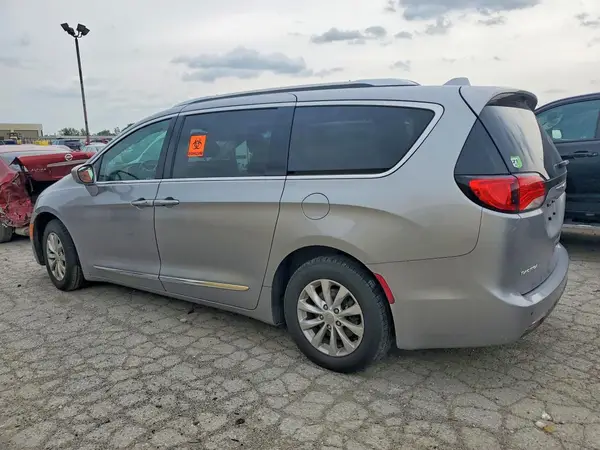 2C4RC1BG3KR624964 2019 CHRYSLER PACIFICA - Image 2
