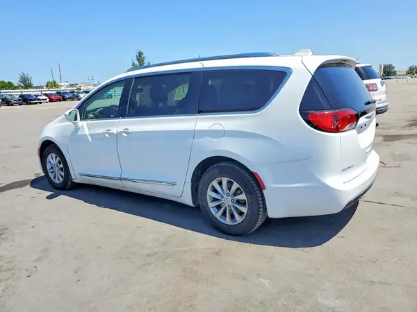 2C4RC1BG3KR626388 2019 CHRYSLER PACIFICA - Image 2