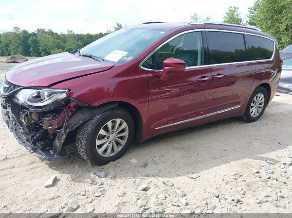 2C4RC1BG3KR667605 2019 CHRYSLER PACIFICA - Image 2
