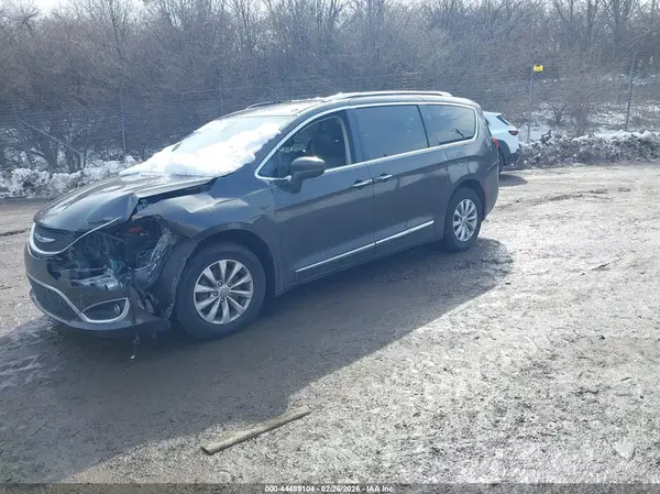 2C4RC1BG3KR675669 2019 CHRYSLER PACIFICA - Image 2