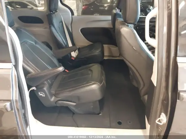 2C4RC1BG3KR685540 2019 CHRYSLER PACIFICA - Image 8