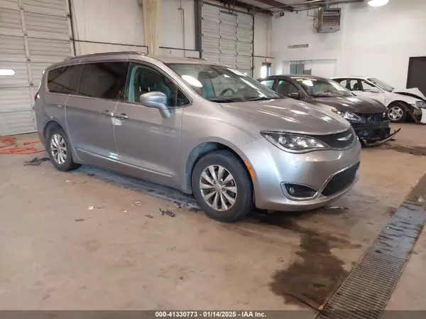 2C4RC1BG3KR698319 2019 CHRYSLER PACIFICA - Image 1