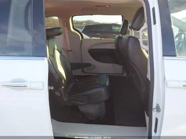 2C4RC1BG3KR700571 2019 CHRYSLER PACIFICA - Image 8