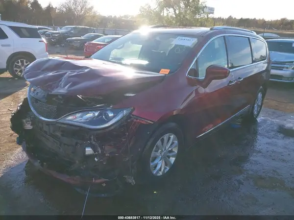 2C4RC1BG3KR730220 2019 CHRYSLER PACIFICA - Image 2