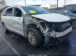 2C4RC1BG3KR730587 2019 CHRYSLER PACIFICA