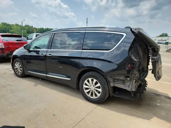 2C4RC1BG3KR731870 2019 CHRYSLER PACIFICA - Image 2