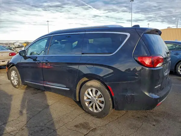 2C4RC1BG3KR751388 2019 CHRYSLER PACIFICA - Image 2