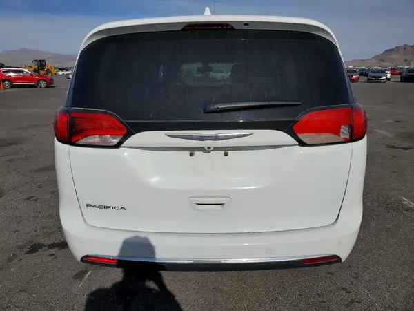 2020 CHRYSLER PACIFICA auction photo 6