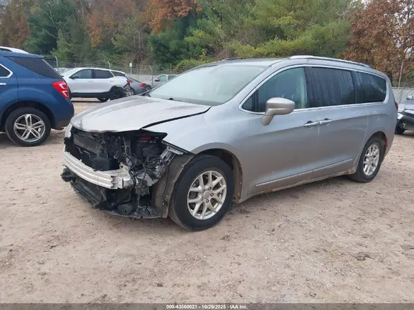 2C4RC1BG3LR268873 2020 CHRYSLER PACIFICA - Image 2