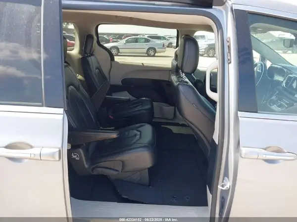 2C4RC1BG3LR285642 2020 CHRYSLER PACIFICA - Image 8