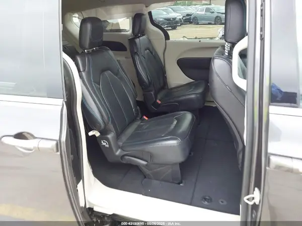 2C4RC1BG3MR574439 2021 CHRYSLER PACIFICA - Image 8