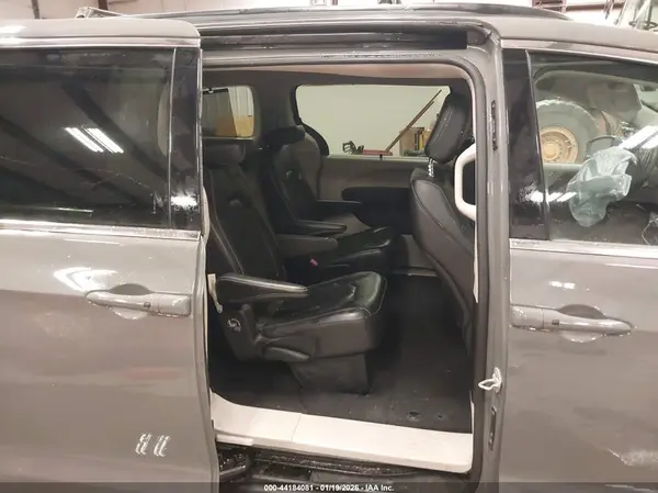 2C4RC1BG3NR197578 2022 CHRYSLER PACIFICA - Image 8