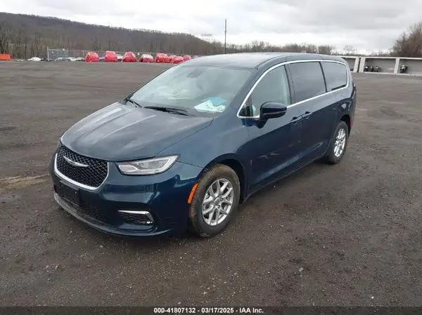 2C4RC1BG3PR508168 2023 CHRYSLER PACIFICA - Image 2