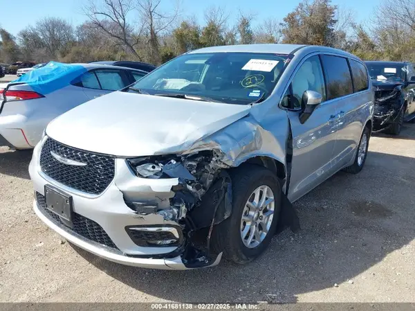 2C4RC1BG3PR532518 2023 CHRYSLER PACIFICA - Image 2