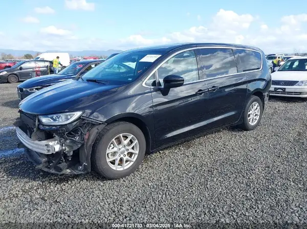 2C4RC1BG3PR552655 2023 CHRYSLER PACIFICA - Image 2