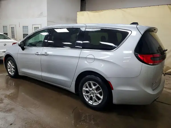 2C4RC1BG3PR553367 2023 CHRYSLER PACIFICA - Image 2