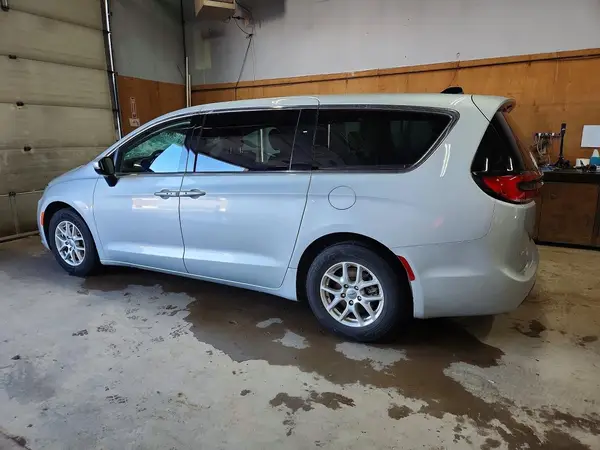 2C4RC1BG3PR559797 2023 CHRYSLER PACIFICA - Image 2