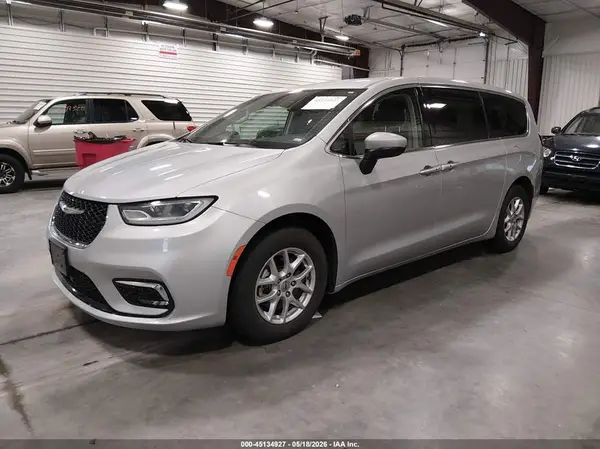 2C4RC1BG3PR566720 2023 CHRYSLER PACIFICA - Image 2