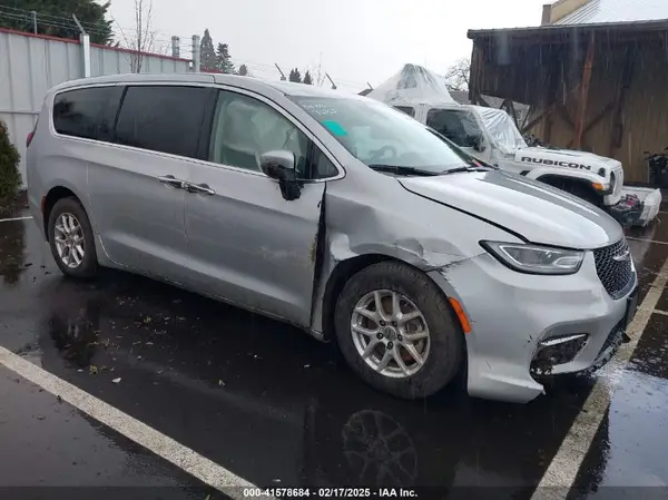 2C4RC1BG3PR571724 2023 CHRYSLER PACIFICA - Image 1