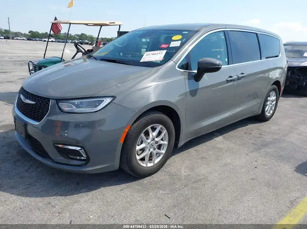 2C4RC1BG3PR577295 2023 CHRYSLER PACIFICA - Image 2