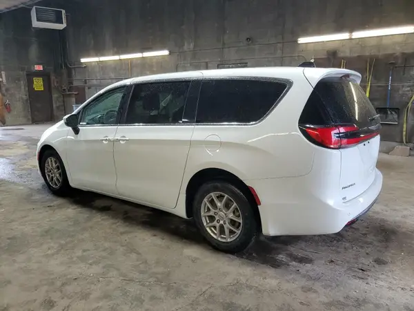 2C4RC1BG3PR590497 2023 CHRYSLER PACIFICA - Image 2