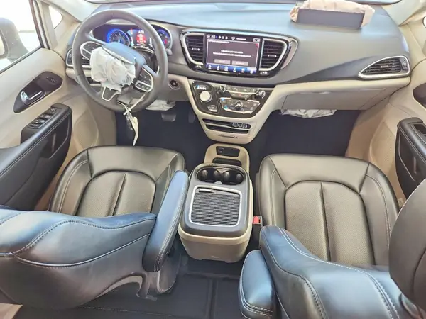 2C4RC1BG3PR597322 2023 CHRYSLER PACIFICA - Image 8
